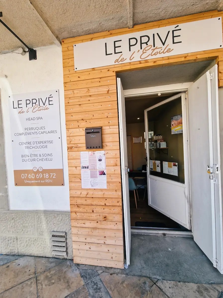 20250709_163836 Entrée du Privé de l’Étoile à Aigues-Vives