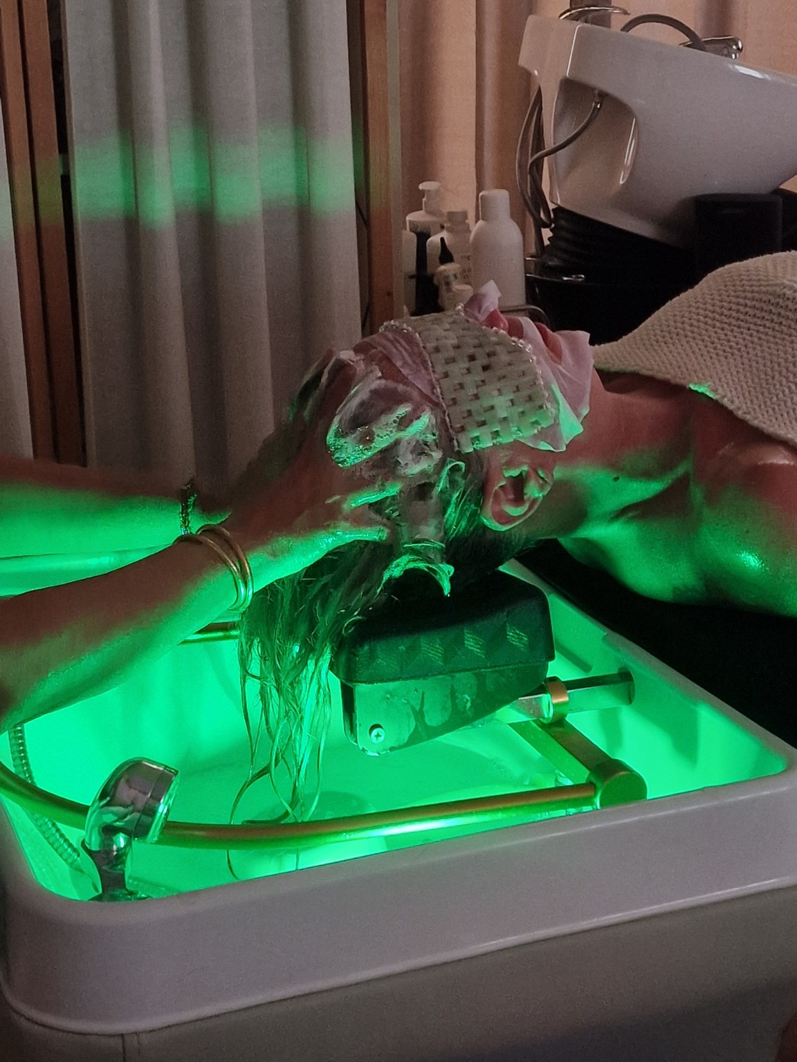 Soin du cuir chevelu pendant un Head Spa